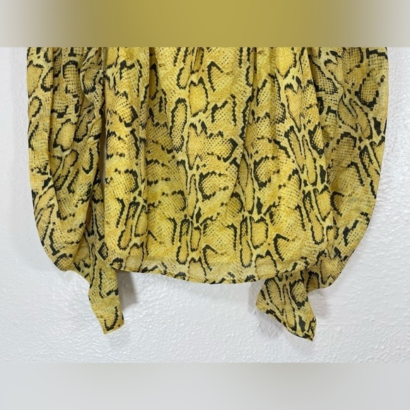 FRAME Off The Shoulder Billow Yellow Top in Python Multi Print Women’s XS Chic - Picture 7 of 14